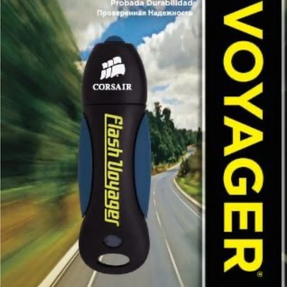 Corsair 8GB Flash Voyager USB 2.0 Flash Drive
